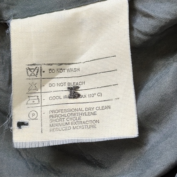 Vintage Giorgio Armani Short Wrap Jacket, Blazer, Linen &
Cotton - Picture 6 of 6